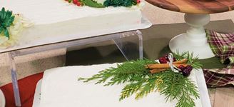 5 Easy Ways to Decorate Store-Bought Cakes