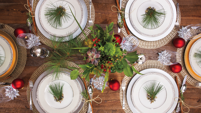 Simply Sophisticated Holiday Table Décor